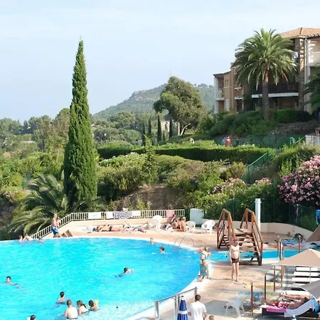Agay Seaview: 2-bedroom With Shared Pool Apartment