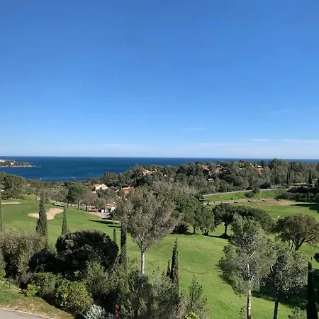 Agay Seaview: 2-bedroom With Shared Pool Apartment